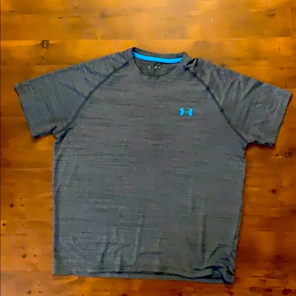 Under Armour T-shirt